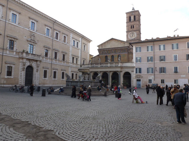 S. Maria in Trastevere square | Photo Pica A., 2015